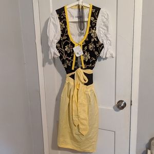 New Dirndl size 42 M/L with necklace from Germany